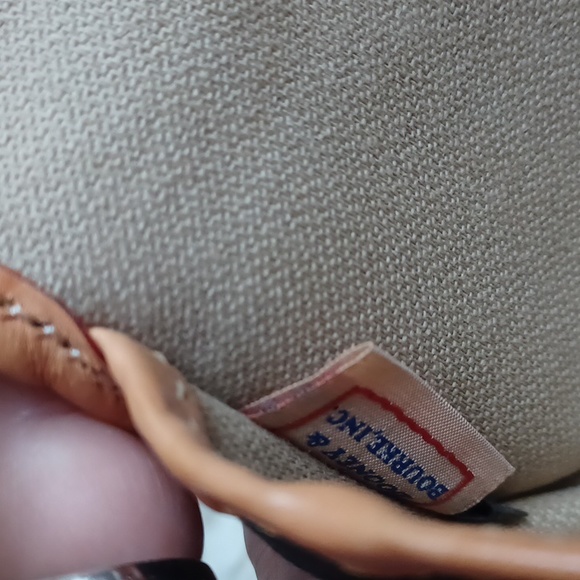 Dooney and Bourke wristlet - Picture 9 of 14